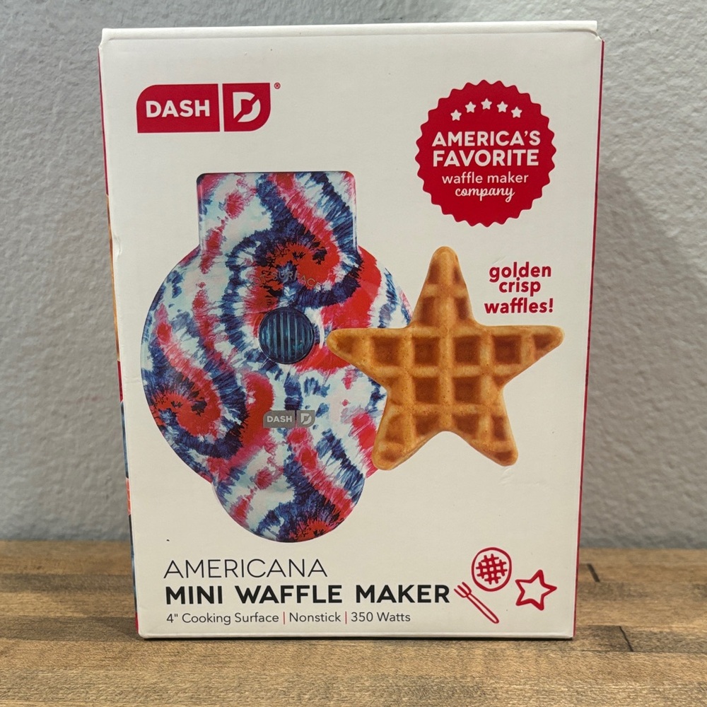 Dash ~ Americana Star Shaped Mini Waffle Maker ~ Brand New